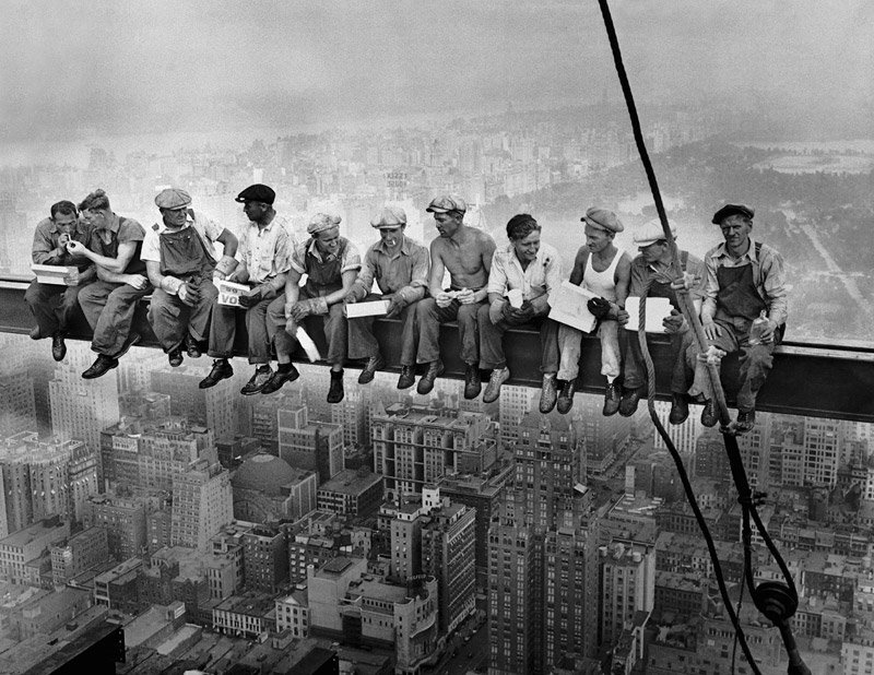 brand construction workers lunching on a crossbeam 1932 original 35938