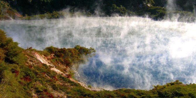 danau penggorengan sumber air panas terbesar selandia baru