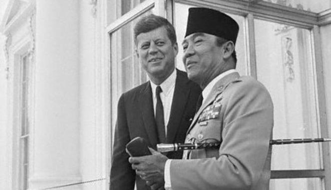 Sukarno dan John F. Kennedy (Viva)