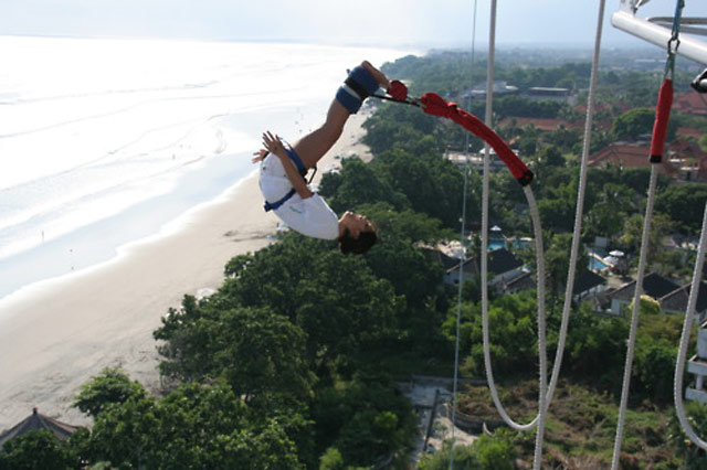 Bungee Jumping Seminyak Bali (www.anythingbali.com)