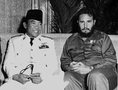 Sukarno dan Fidel Castro (Wikipedia)