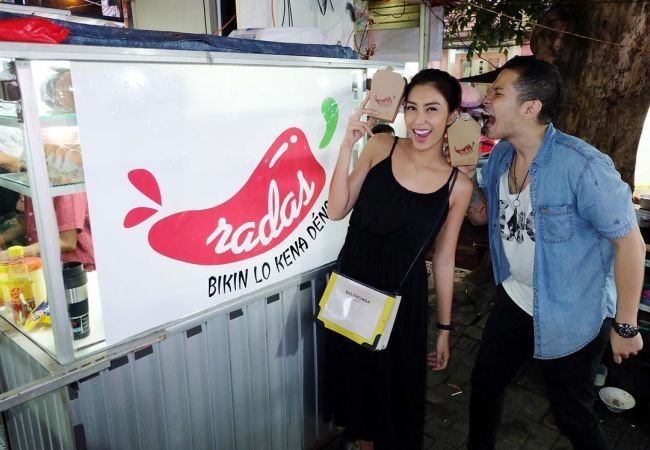 Tyas dan Kekasih Jualan Nasi Goreng (instagram)