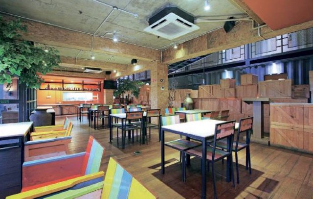 Cafe di Chara Hotel Bandung (charahotelbandung.com)