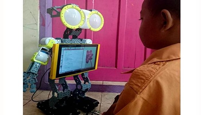 binus ciptakan robot humanoid untuk mengajar siswa sd 41c