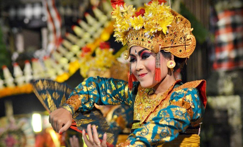 Tari Legong Bali losanklungkung.blogspot.co .id