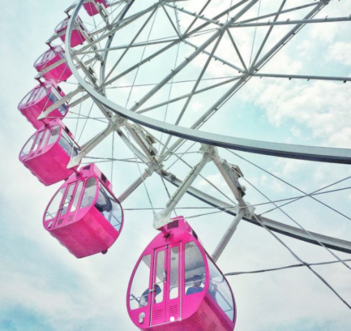 Pinky Ferris Wheel @els sanz Ingin Coba Bianglala Tertinggi di Indonesia? Yuk, Mampir ke AEON Mall Jakarta