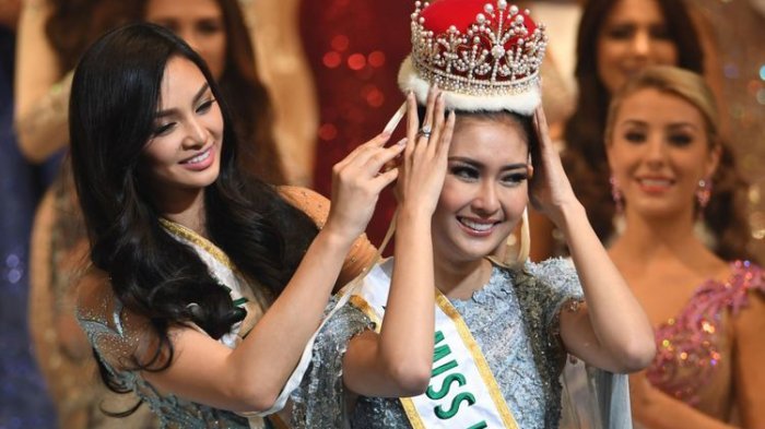 Kevin Liliana saat menerima mahkota dalam ajang Miss International 2017 Tribunnews