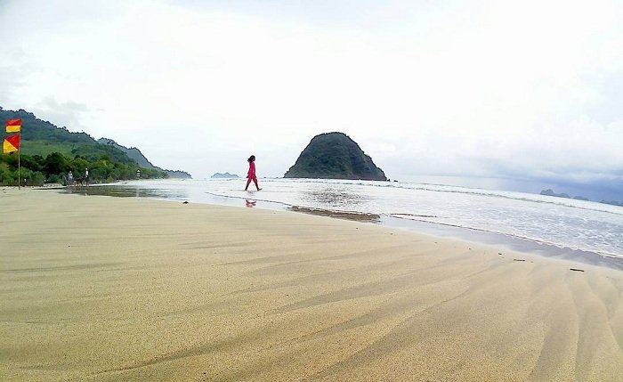 Pantai Pulau Merah Instagram 1