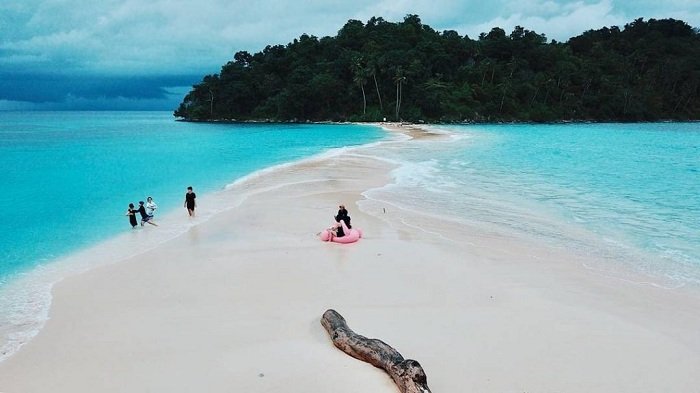 Pulau Bogisa Instagram