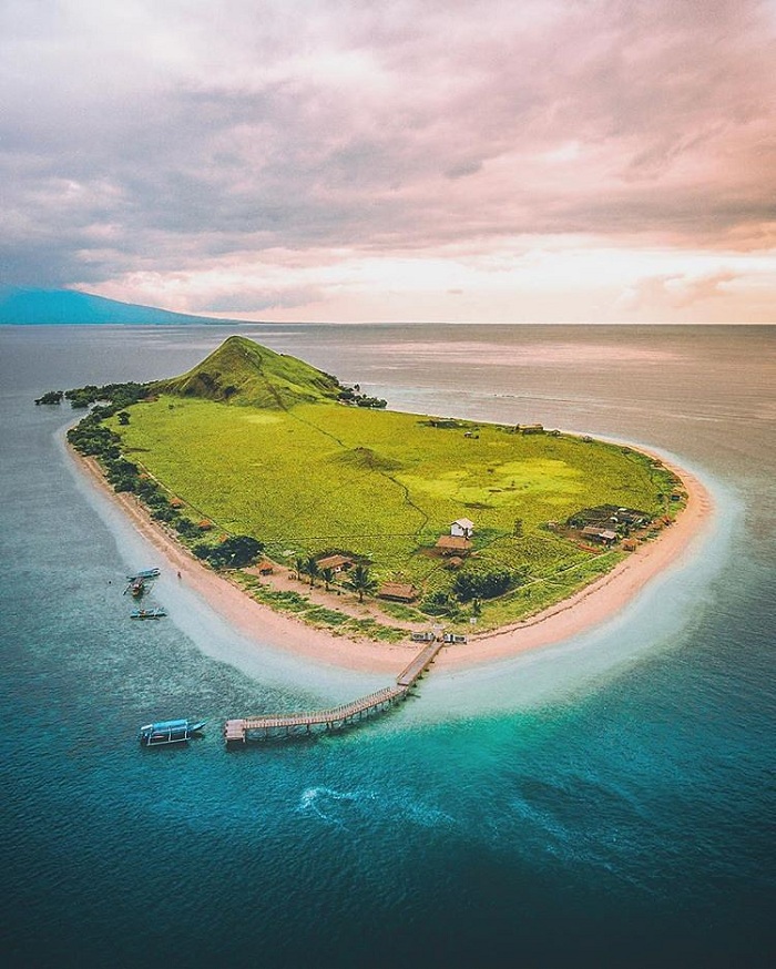 Pulau Kenawa Instagram 2 5 Surga Tersembunyi yang Cuma Ada di Indonesia, Wajib Didatangi Bagi Traveler!