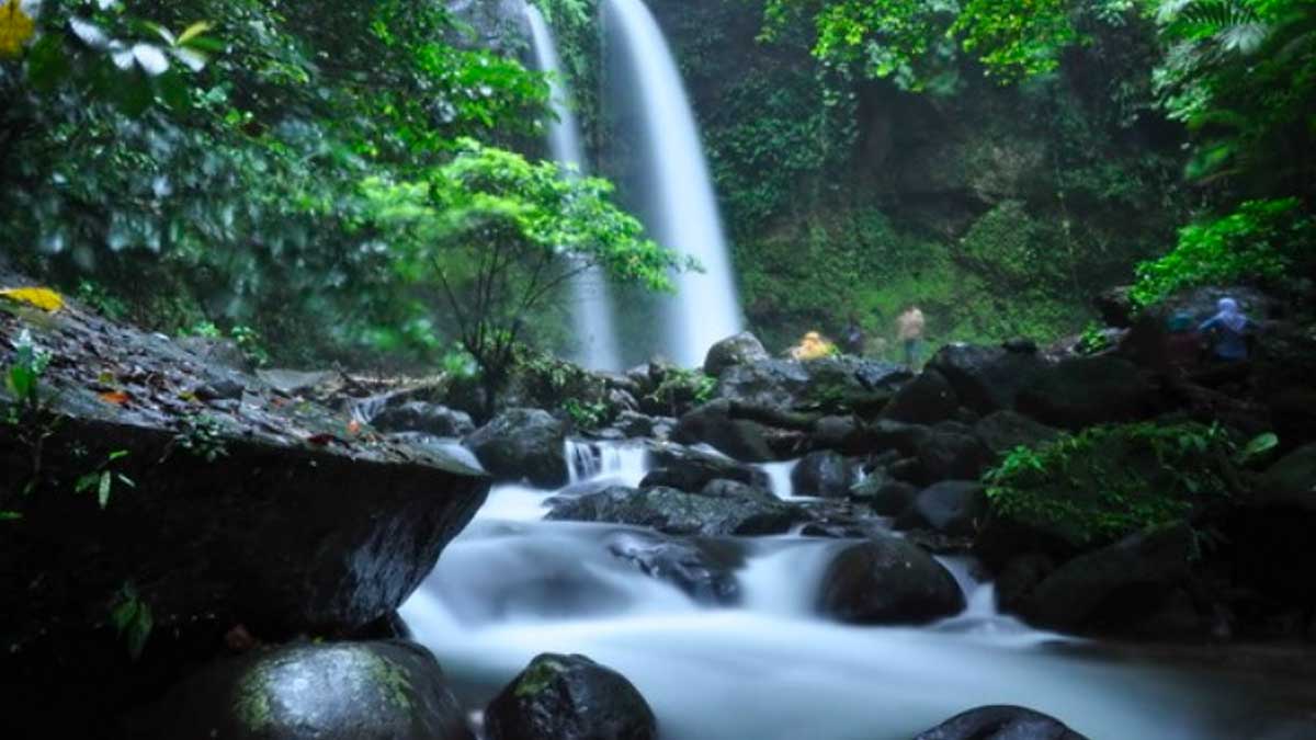 Menjelajahi Pesona Air Terjun Napal Carik: Petualangan Menuju Surga Tersembunyi di Sumatera Selatan